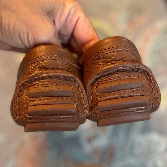 COACH CROSBY DIVER Brown Grainy
Leather Loafers with Brass Gold Accent - Picture 11 of 11